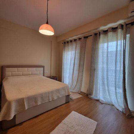 Family Apartment In Center Of تيرانا المظهر الخارجي الصورة